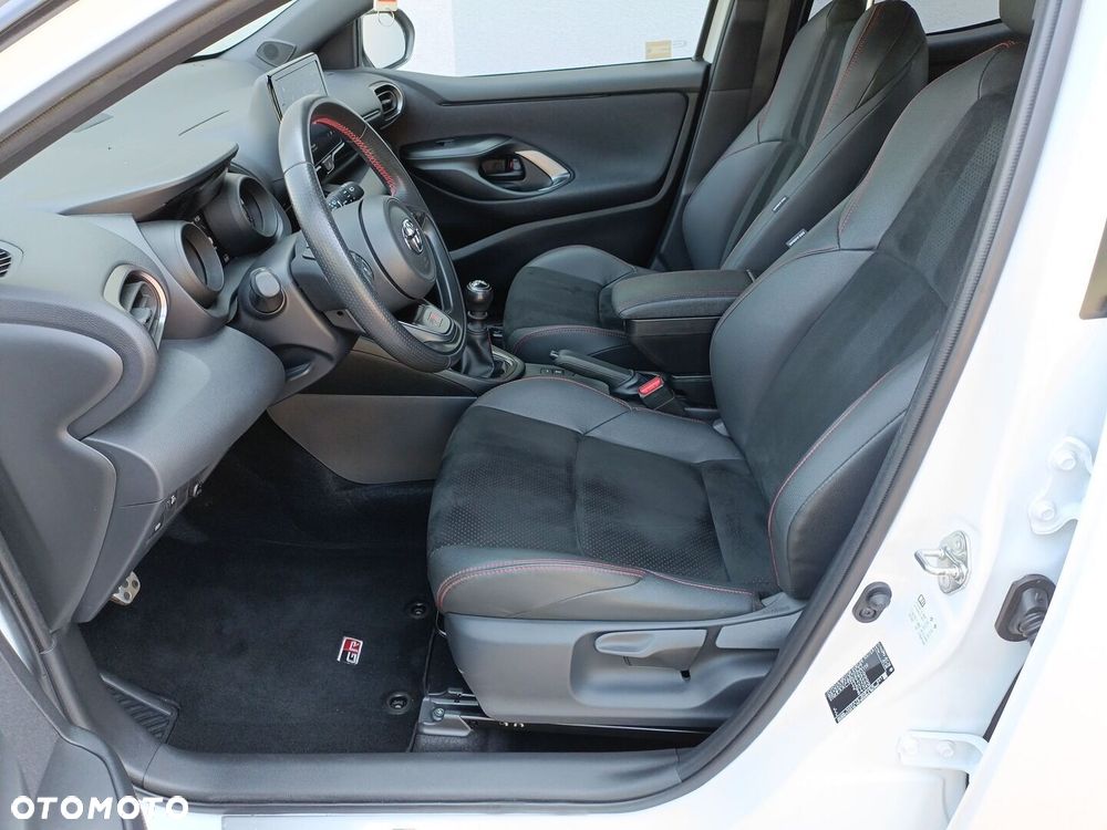 Toyota Yaris 1.5 GR Sport - 10
