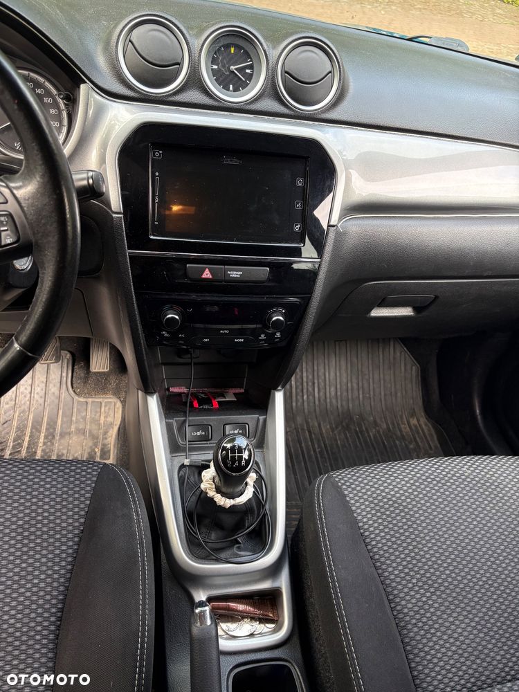 Suzuki Vitara 1.6 Comfort 2WD - 10