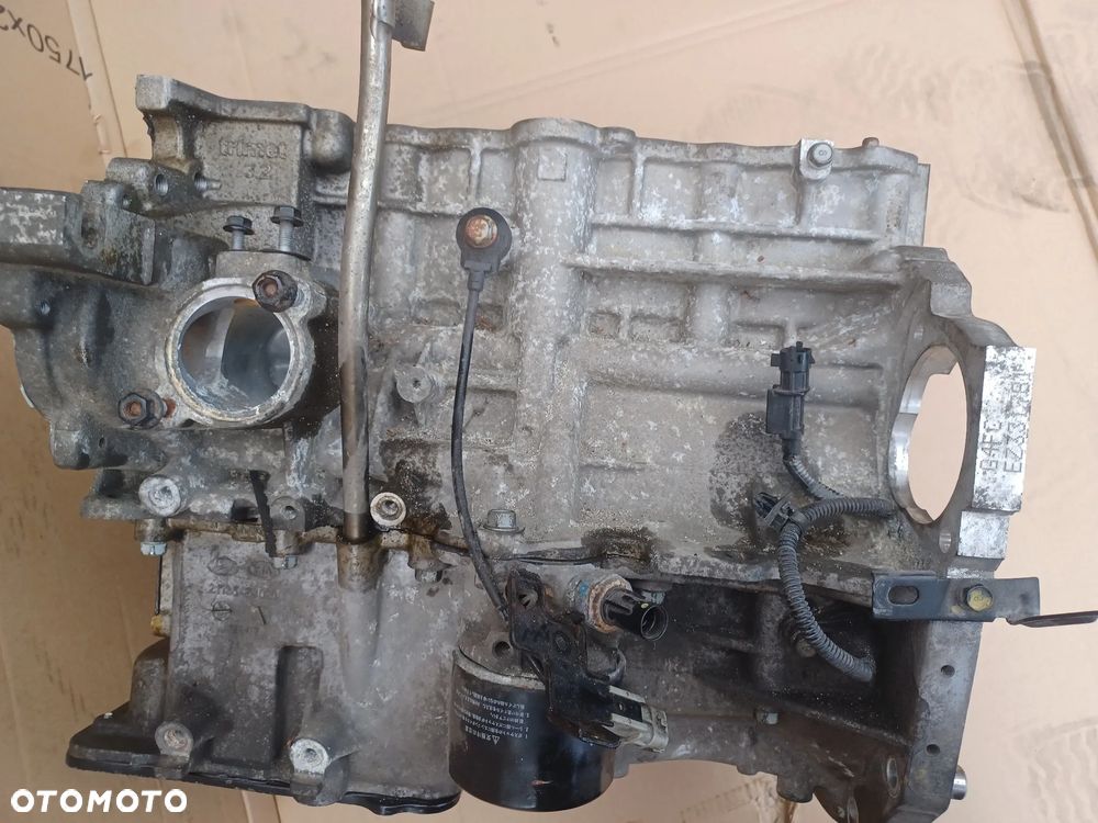 BLOK SILNIKA WAŁ KIA 1.6 CVVT G4FC - 4
