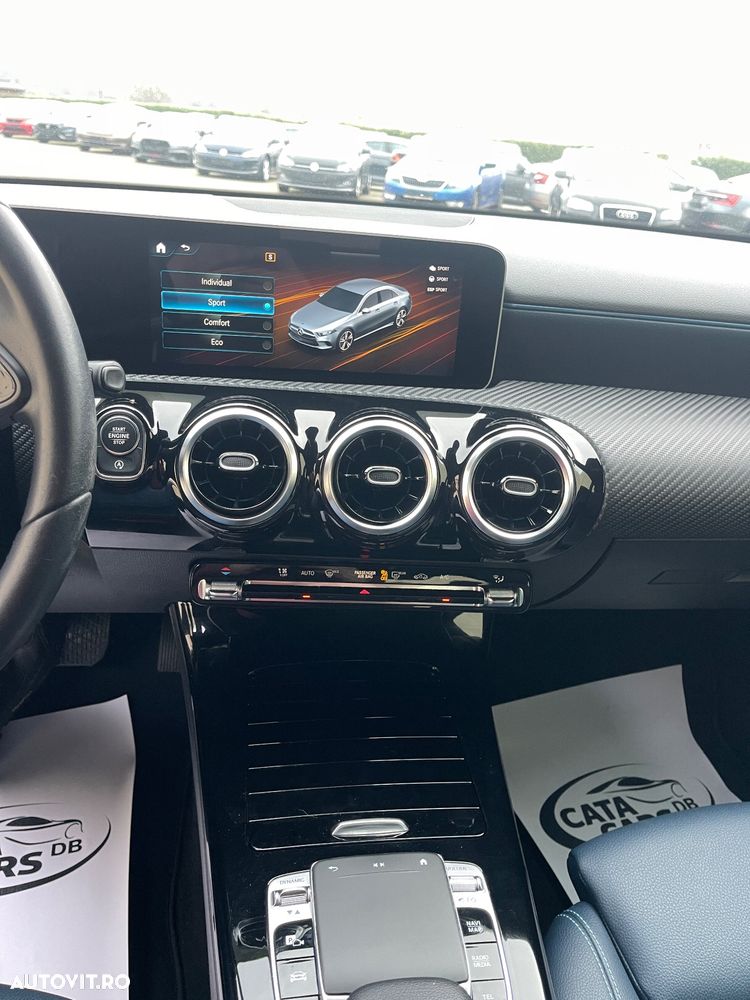 Mercedes-Benz A 180 d Sedan Aut. - 36