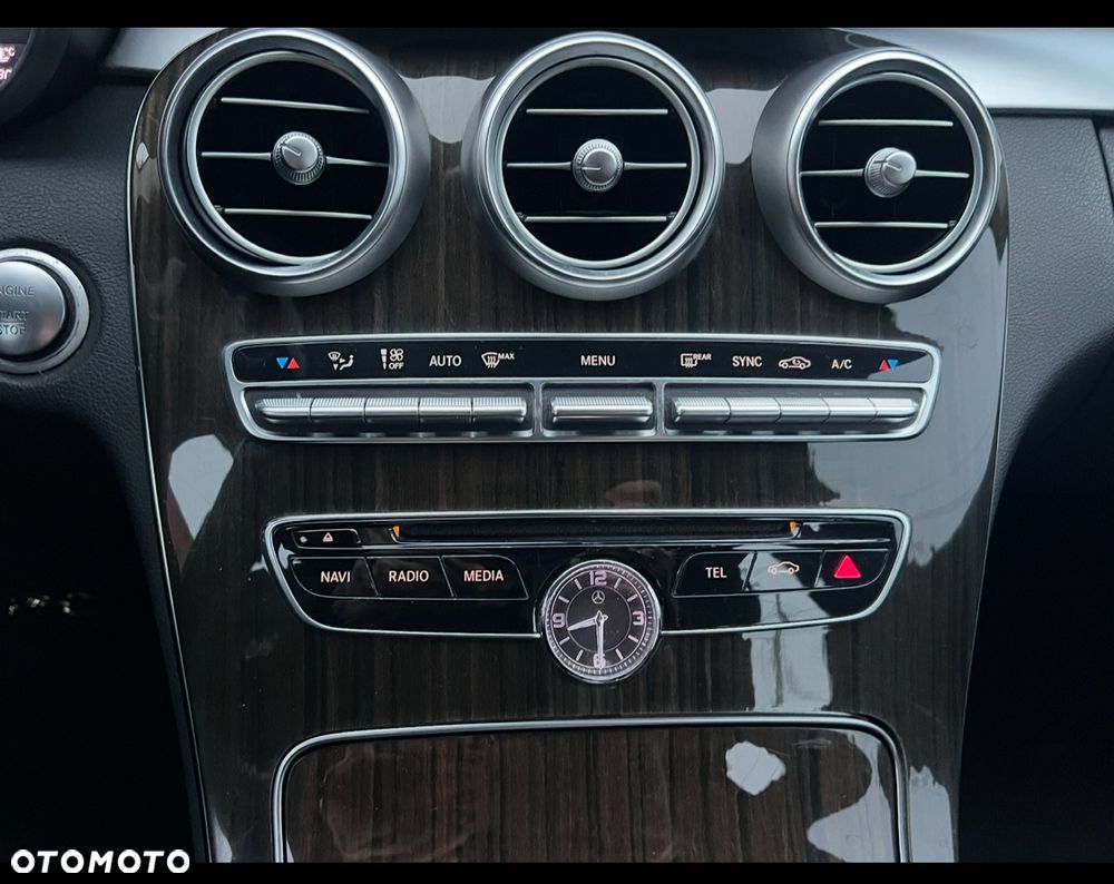 Mercedes-Benz Klasa C 300 7G-TRONIC Exclusive - 27