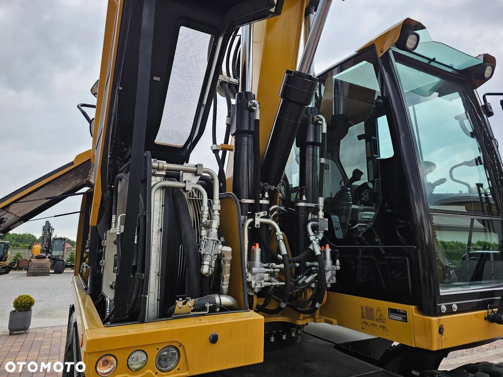 Caterpillar M 318 F - 22