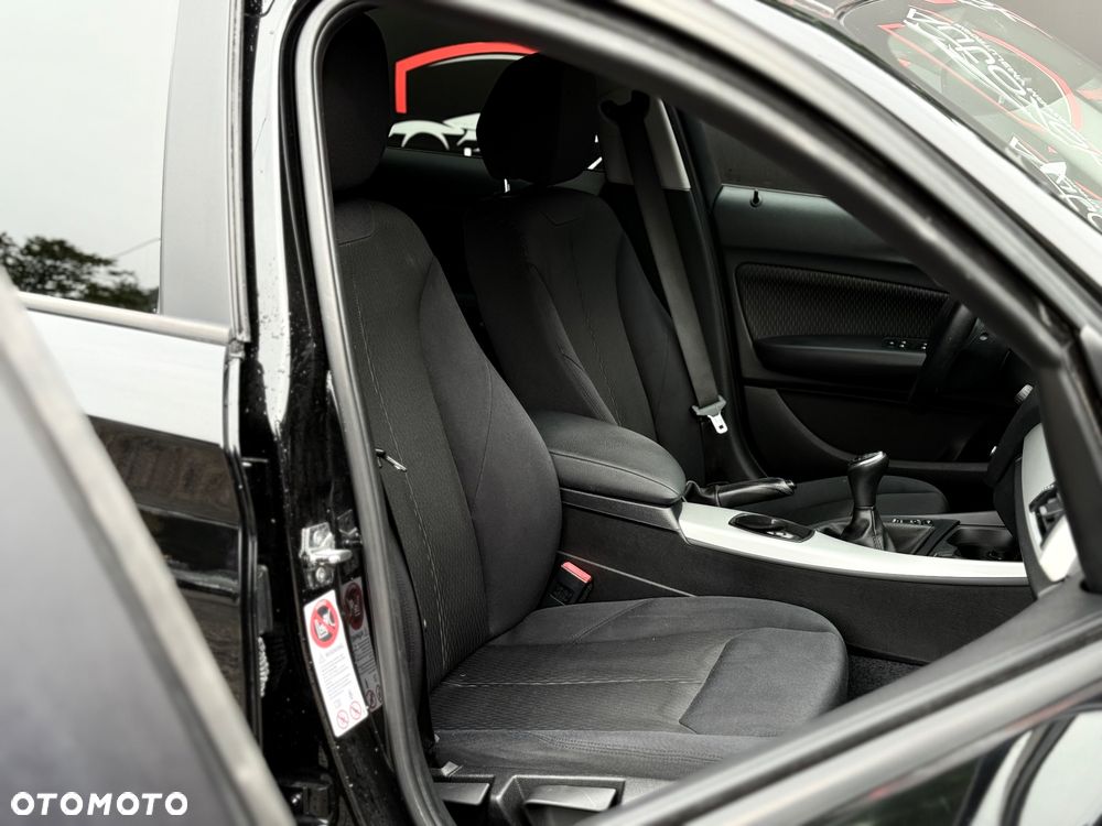 BMW Seria 1 120d Sport Line - 28