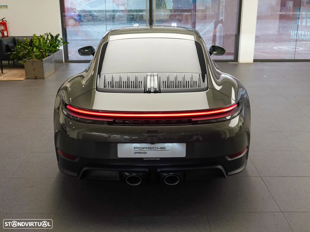 Porsche 911 (992) - 4