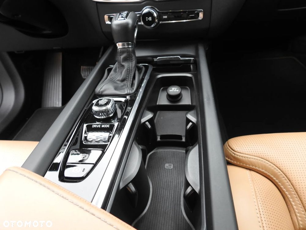 Volvo XC 60 D4 AWD Inscription - 25