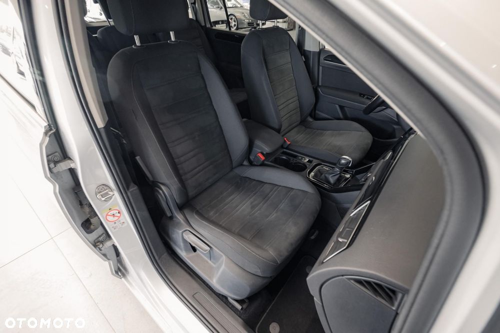 Volkswagen Touran - 16