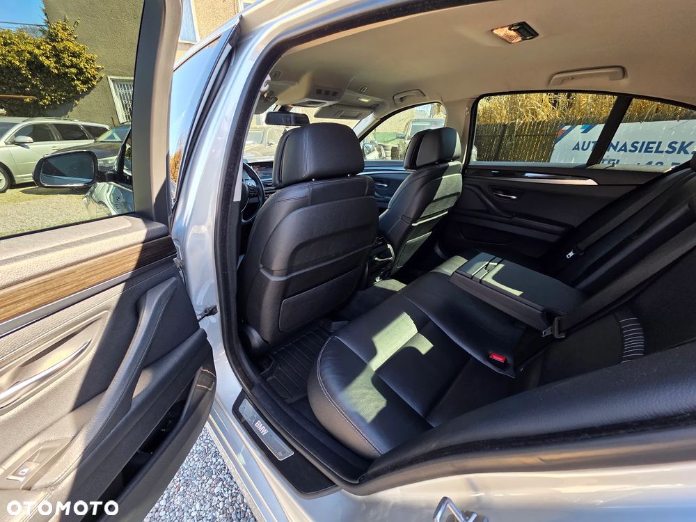 BMW Seria 5 520i Luxury Line - 8