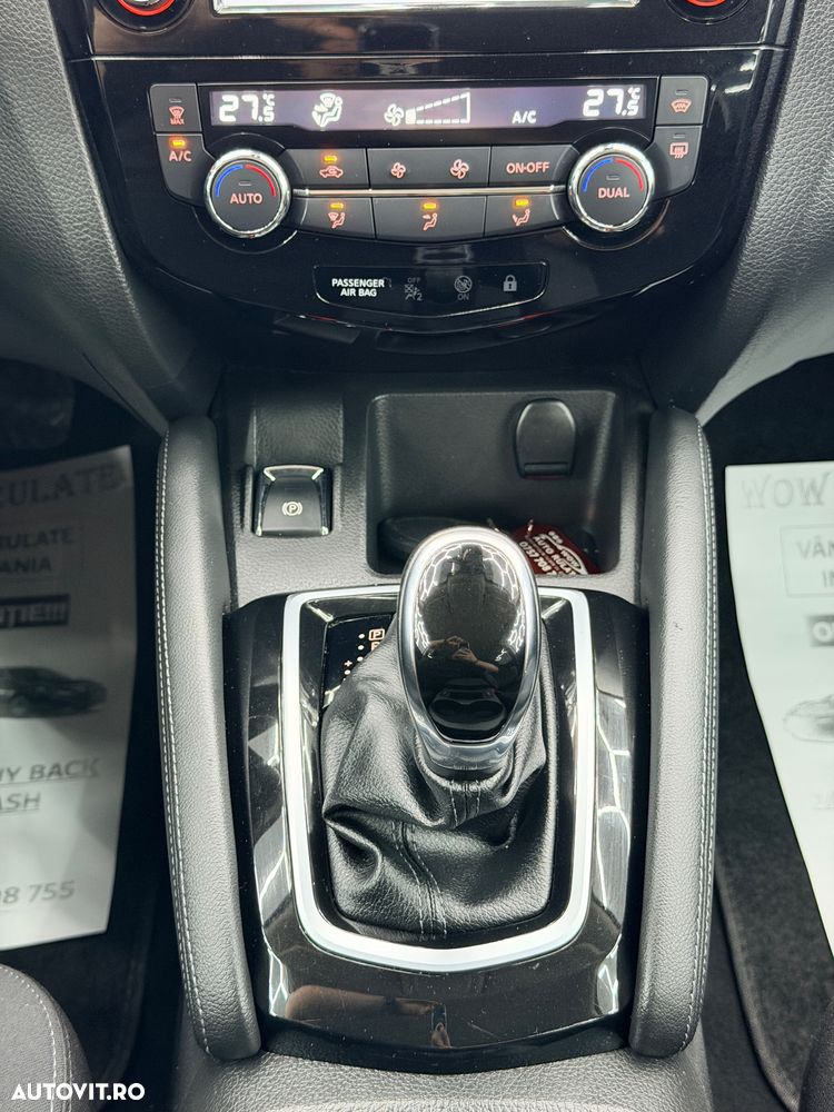 Nissan Qashqai 1.2 DIG-T Xtronic N-Vision - 24