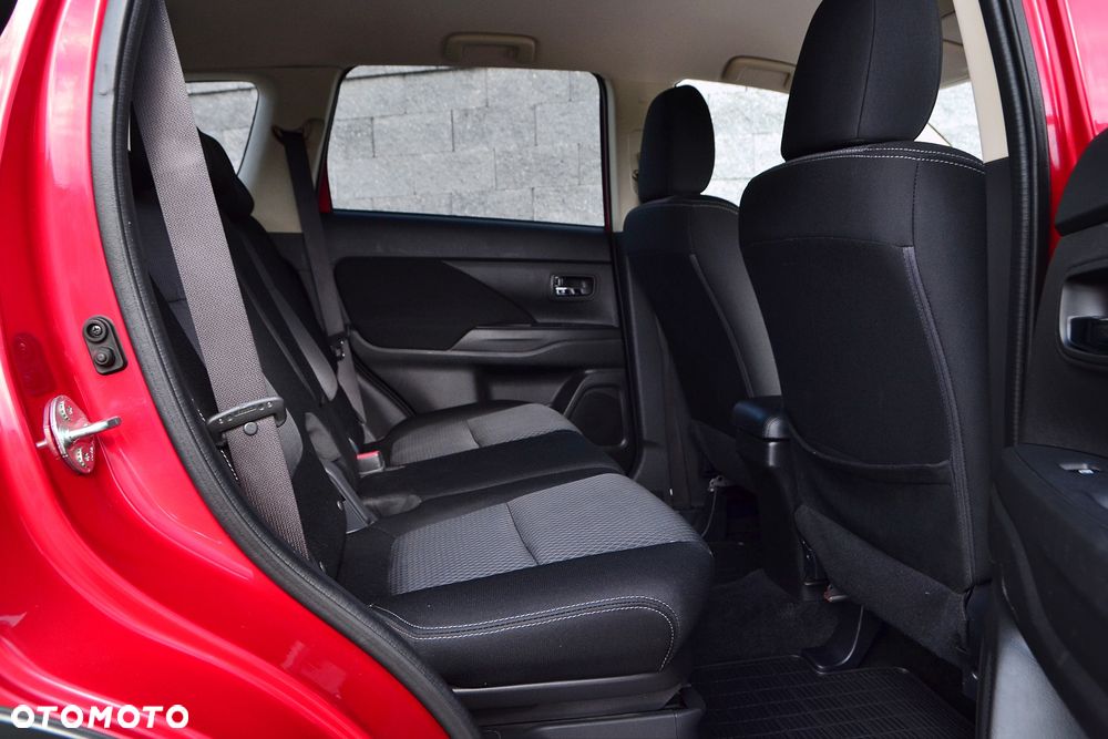 Mitsubishi Outlander 2.0 2WD Diamant - 14