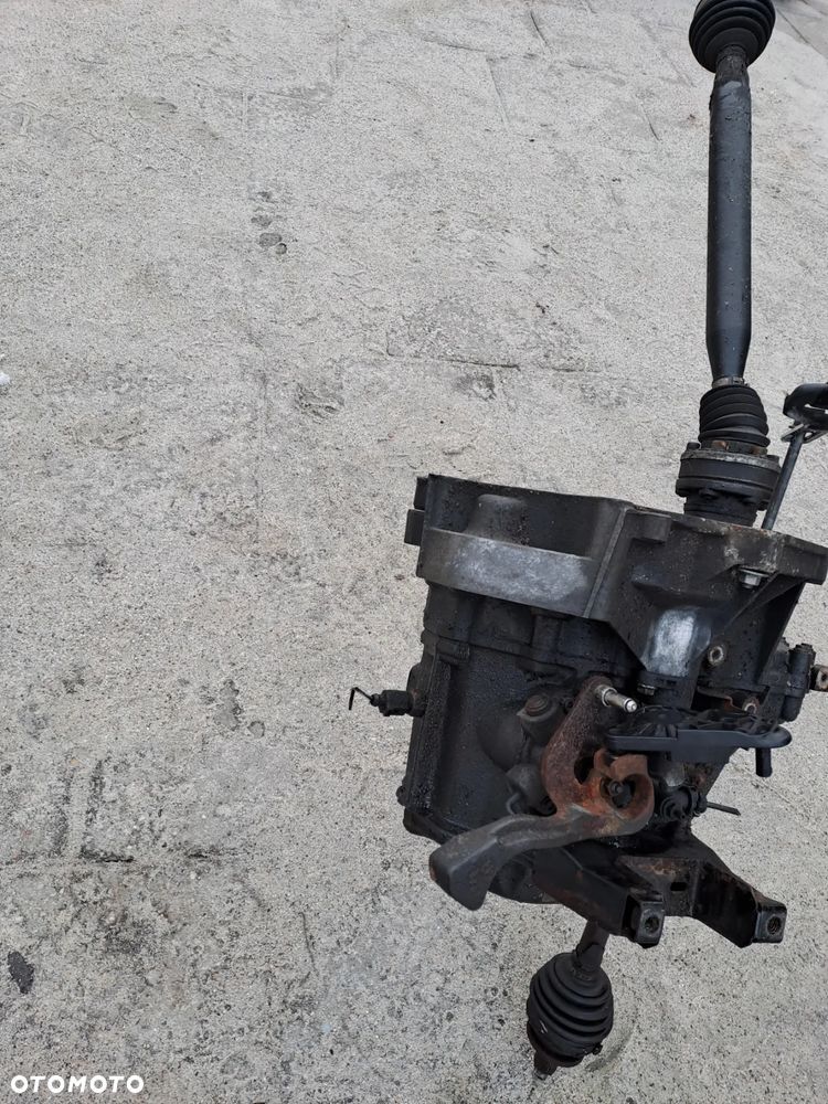 Skoda Fabia II 1.4 16V 2014r. skrzynia biegów kod LVG