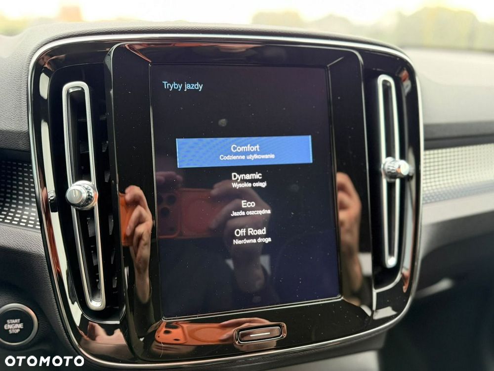 Volvo XC 40 - 25