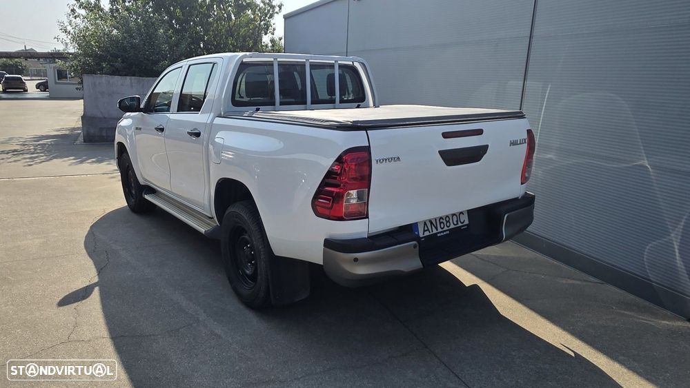 Toyota Hilux 2.4 D-4D 4WD CD CM - 7