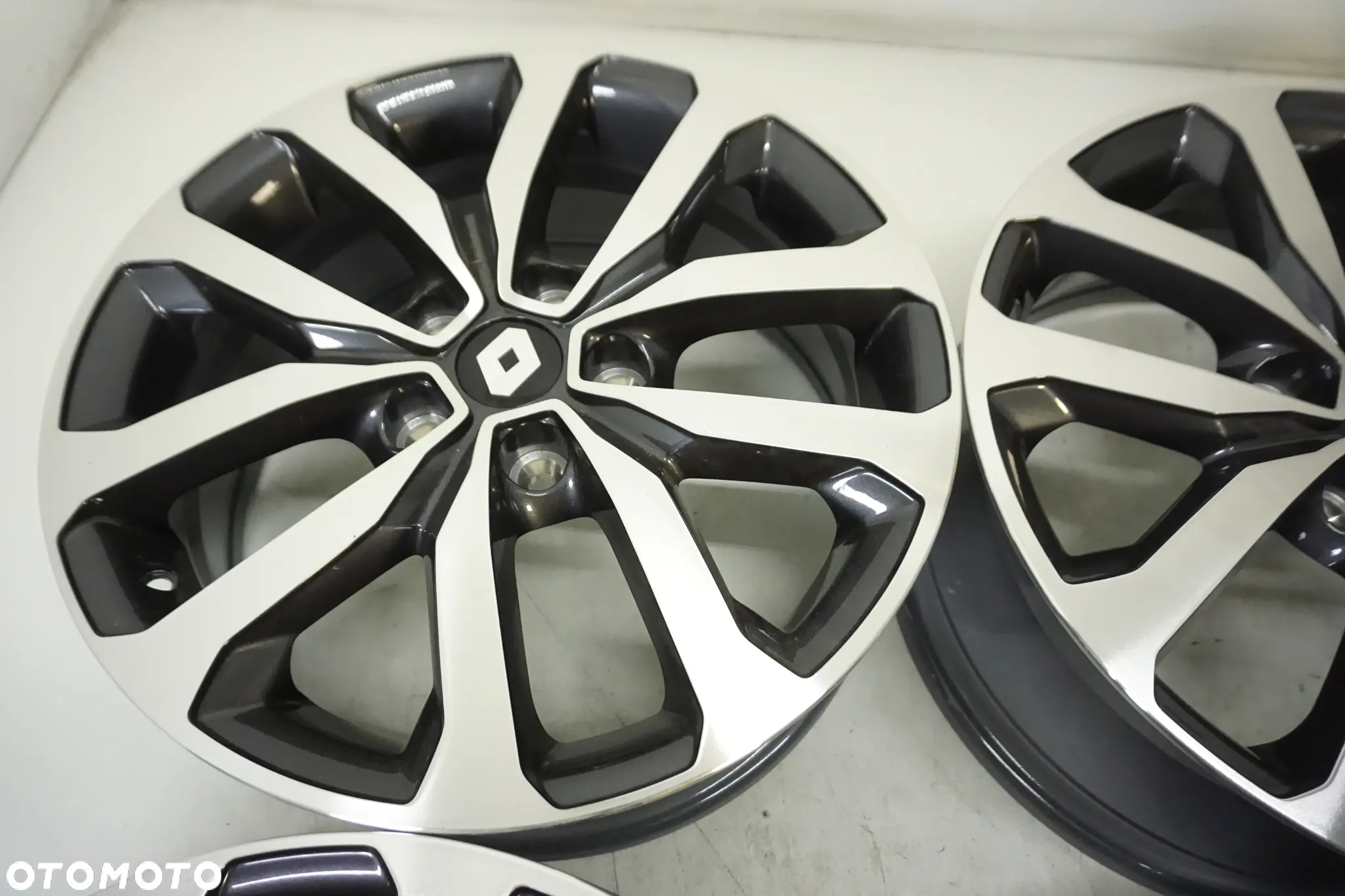 FELGI ALUMINIOWE 17 RENAULT KADJAR SYMBIOZ EXPRESS ZOE  CAPTUR II KADJAR KOLEOS MEGANE SCENIC TALISMAN ESPACE LAGUNA III FLUENCE KANGOO ORYGINAŁ GRAFIT - 3