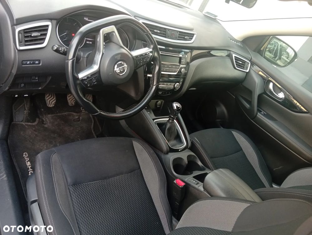 Nissan Qashqai 1.5 dCi N-Connecta - 6