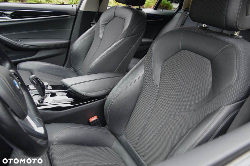 BMW Seria 5 520d xDrive Sport Line sport - 25
