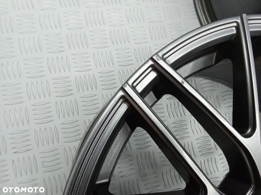 Felgi Mercedes Audi Vw Skoda 8Jx18 et45 5x112 - 7