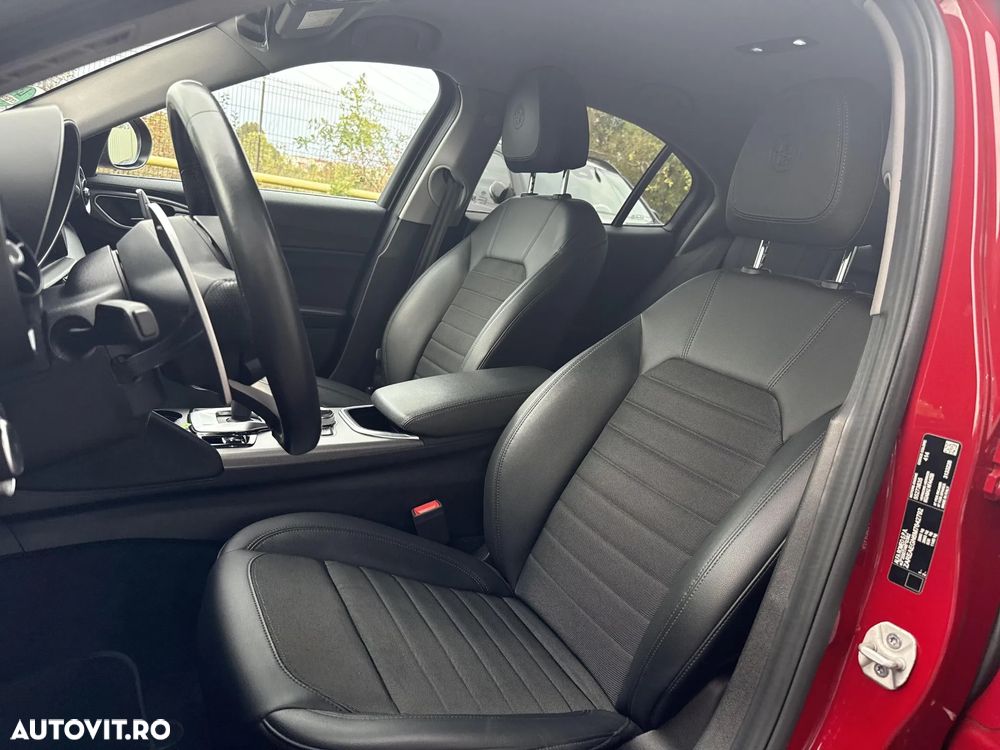 Alfa Romeo Giulia - 10