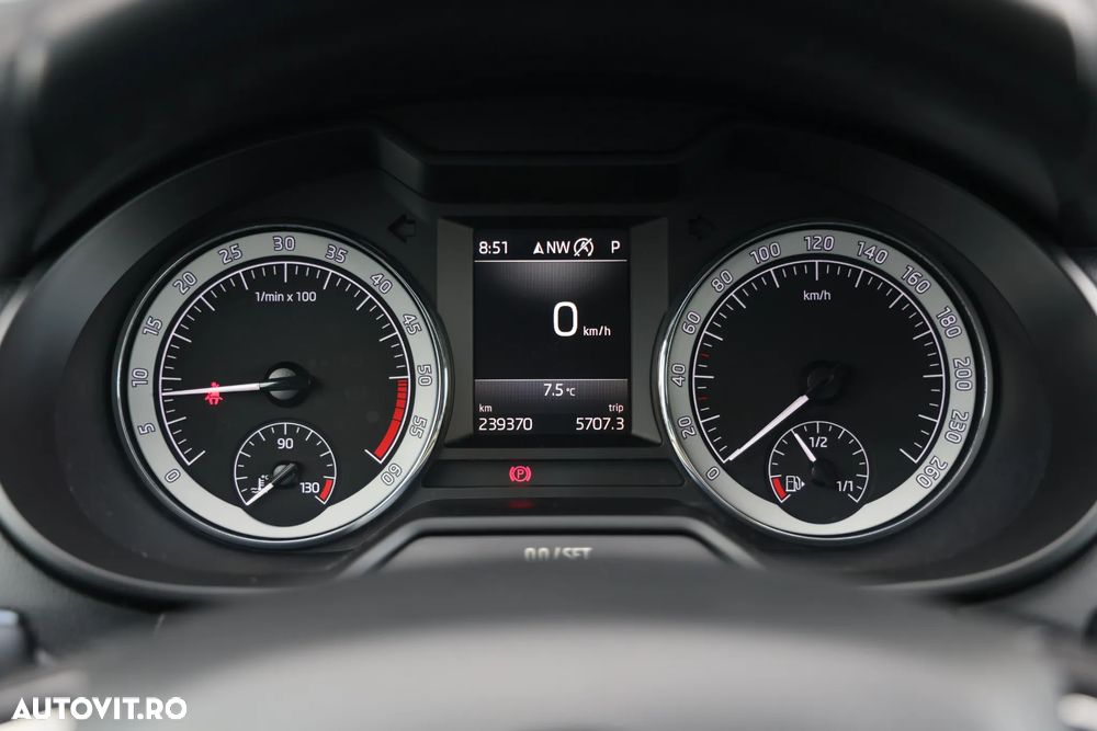 Skoda Octavia 1.6 TDI DSG Ambition - 26