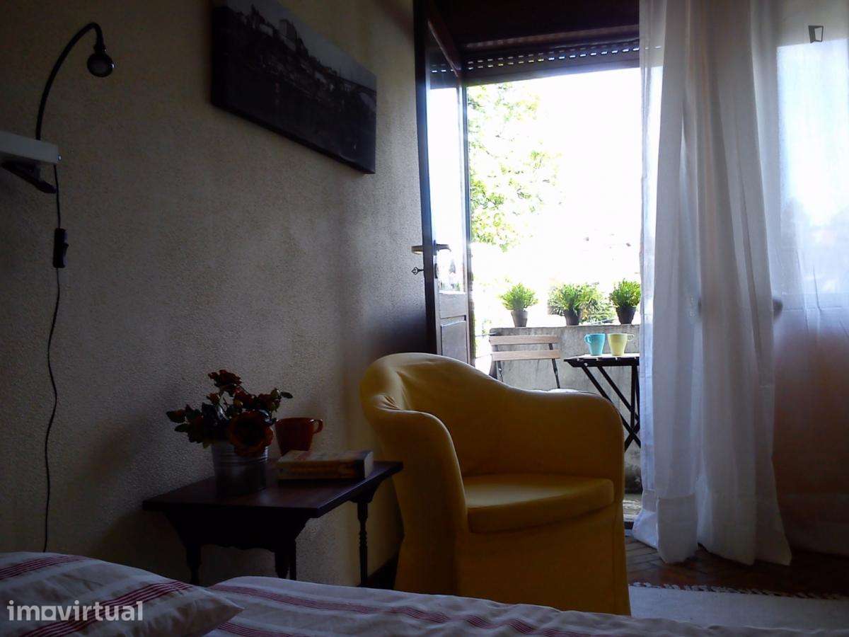 Quarto - localizado em Paranhos Porto - Grande imagem: 2/36