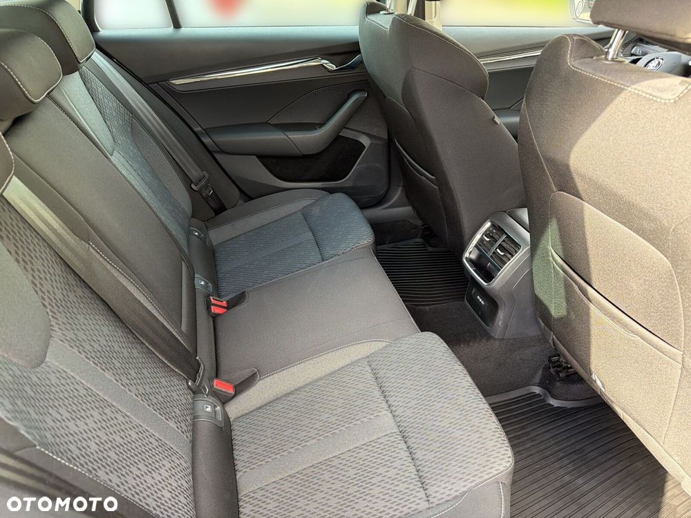 Skoda Octavia 2.0 TDI Style DSG - 37
