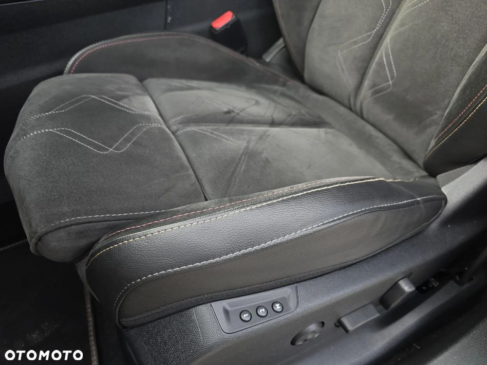 DS Automobiles DS 7 Crossback 2.0 BlueHDi Performance Line + - 12