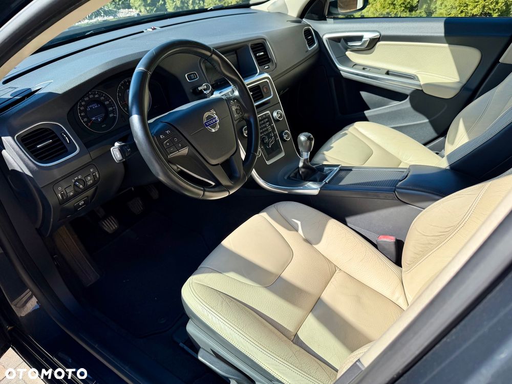 Volvo S60 2.0T Momentum - 11