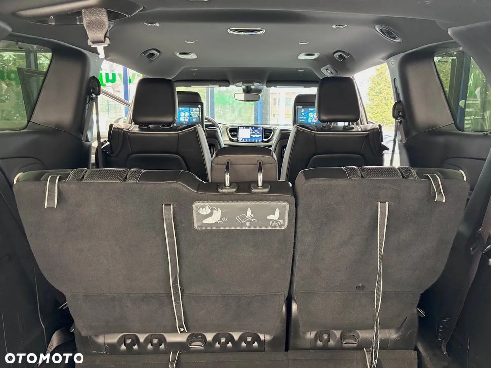 Chrysler Pacifica - 28