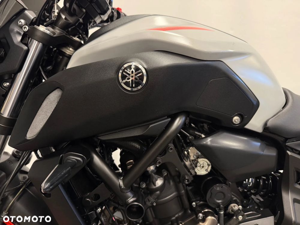 Yamaha MT - 21