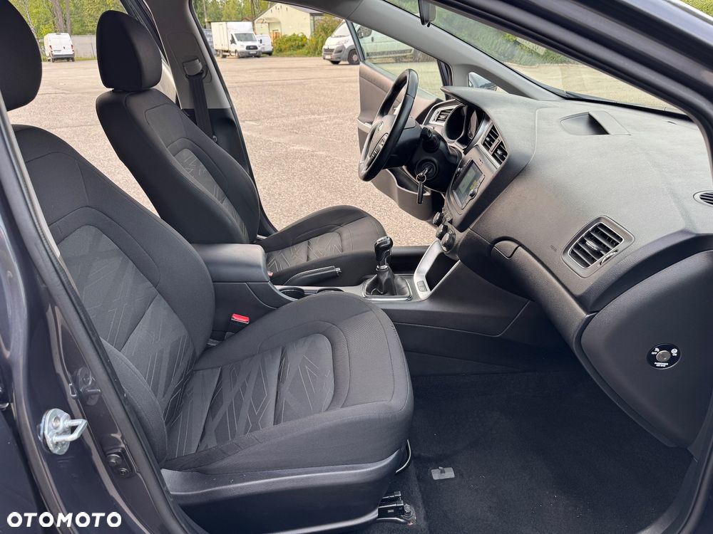 Kia Ceed 1.6 GDI ISG Platinum Edition - 29