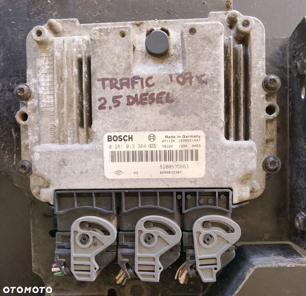 RENAULT TRAFIC II 2.5 DIESEL STEROWNIK SILNIKA 8200635663 - 1