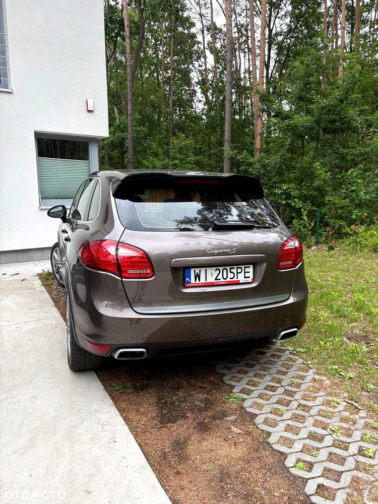 Porsche Cayenne - 2