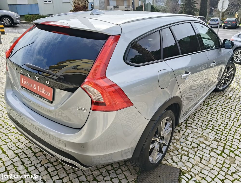 Volvo V60 Cross Country 2.0 D3 Momentum - 3
