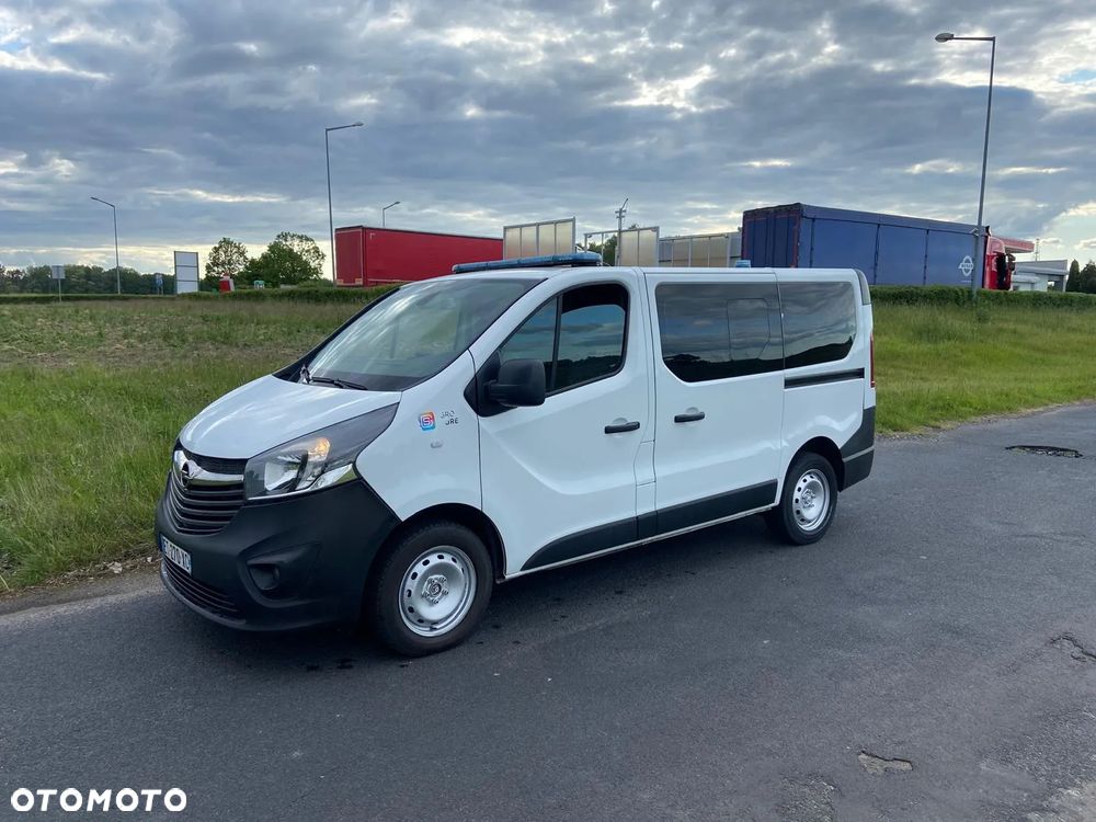 Opel Ambulans Karetka vivaro - 3