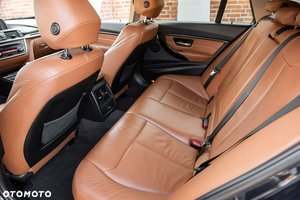 BMW Seria 3 320d xDrive Luxury Line - 7