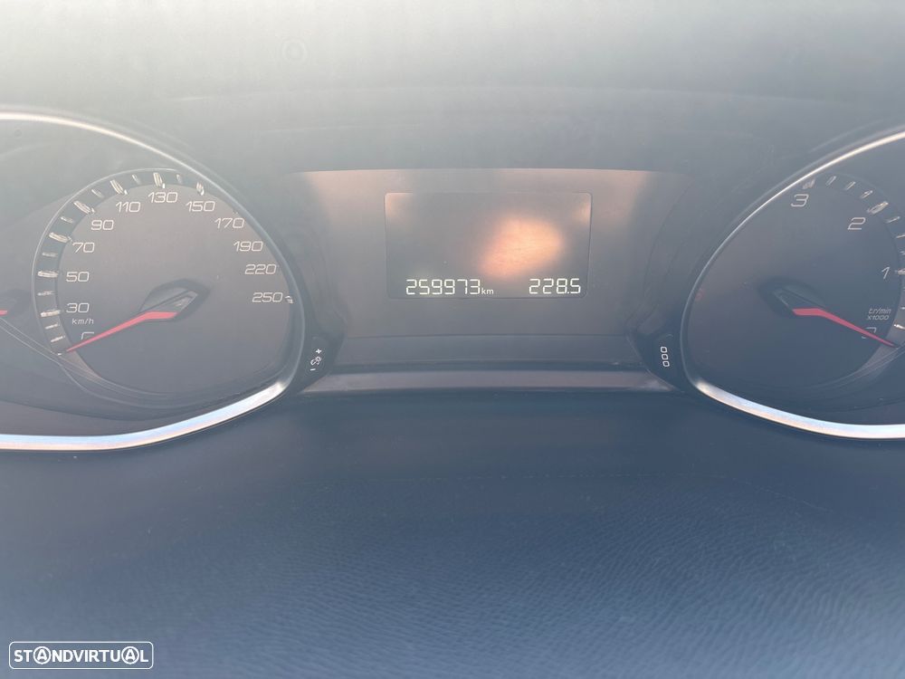 Peugeot 308 1.6 e-HDi Active J17 - 16