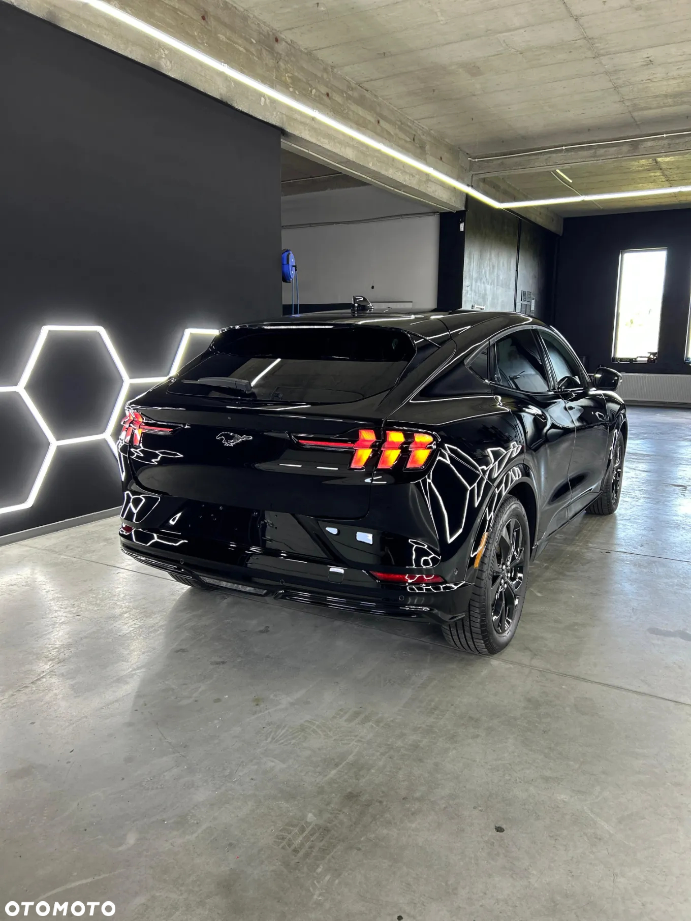 Ford Mustang Mach-E 91 kWh AWD Premium - 8