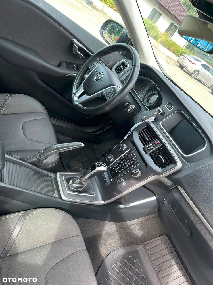 Volvo V40 Cross Country T3 Drive-E Momentum - 9