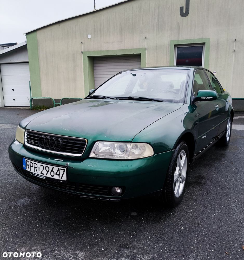 Audi A4 Limousine - 9