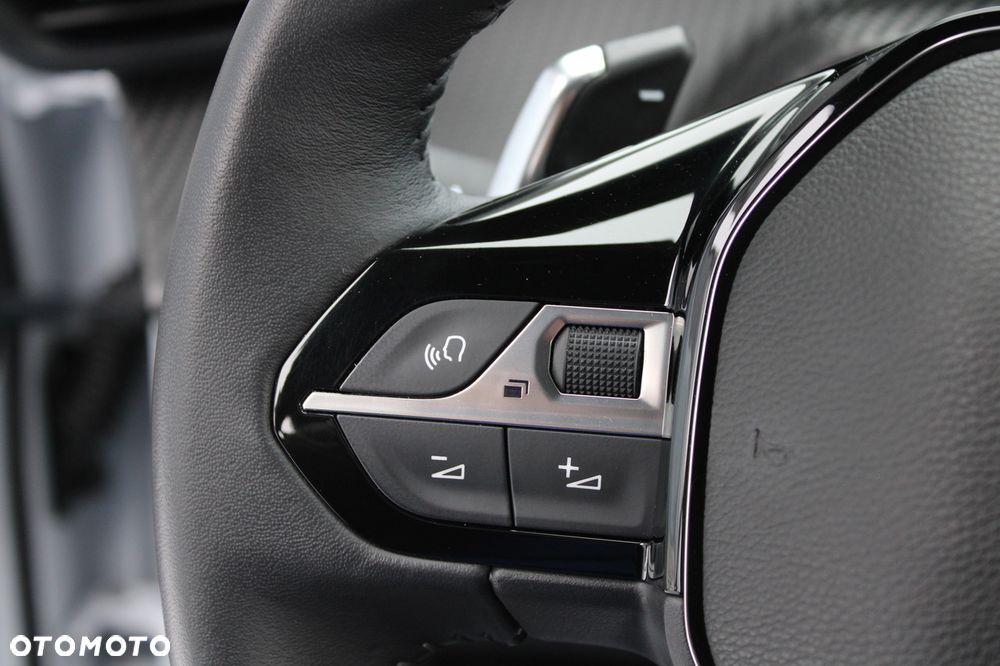 Peugeot 2008 PureTech 130 Stop&Start EAT6 Allure - 26