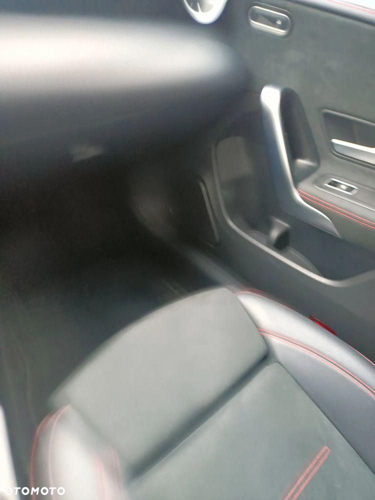 Mercedes-Benz CLA 200 7G-DCT AMG Line - 8