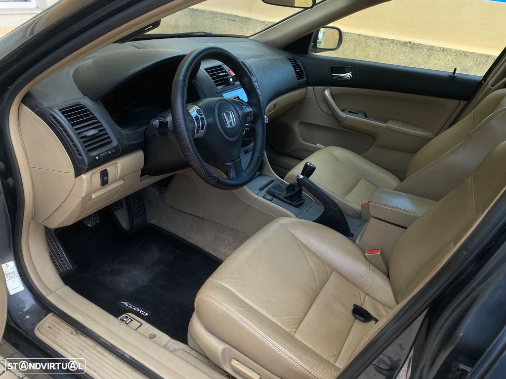 Honda Accord 2.4 Executive W/Navi - 9