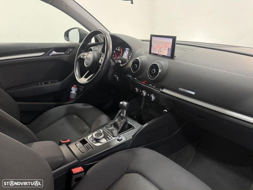 Audi A3 Sportback 1.6 TDI Design - 9