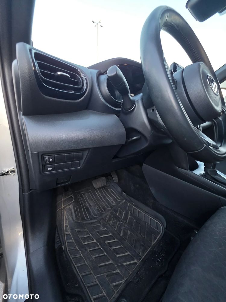 Toyota Yaris Cross - 16