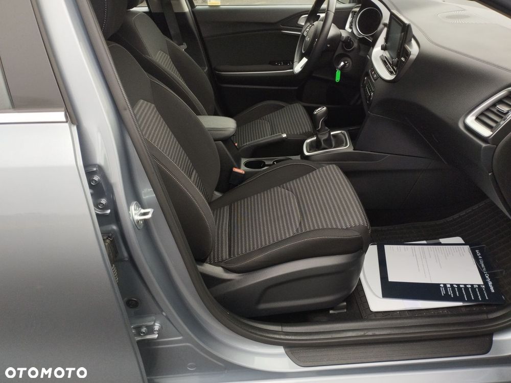 Kia Ceed 1.5 T-GDI M - 22