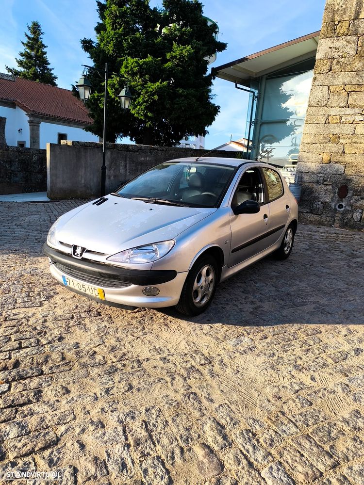 Peugeot 206 - 1