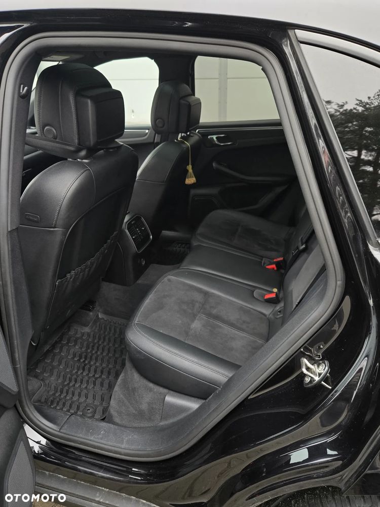 Porsche Macan - 16