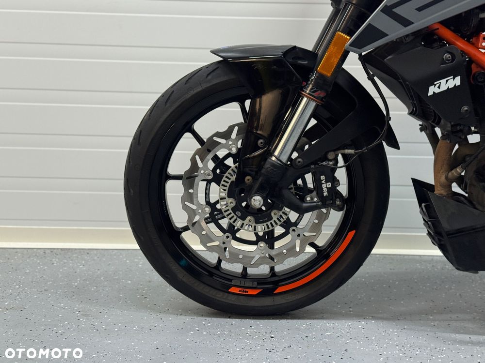 KTM Duke - 18