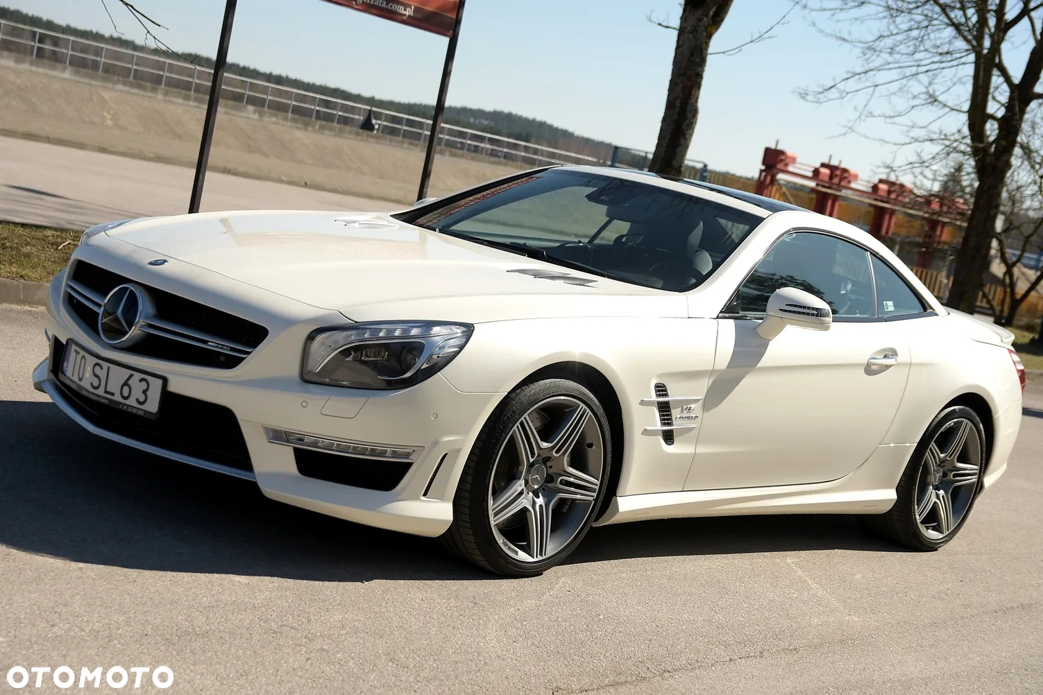 Mercedes-Benz SL 63 AMG - 11