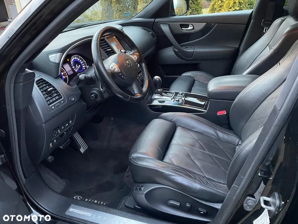 Infiniti QX70 5.0 S Premium - 8