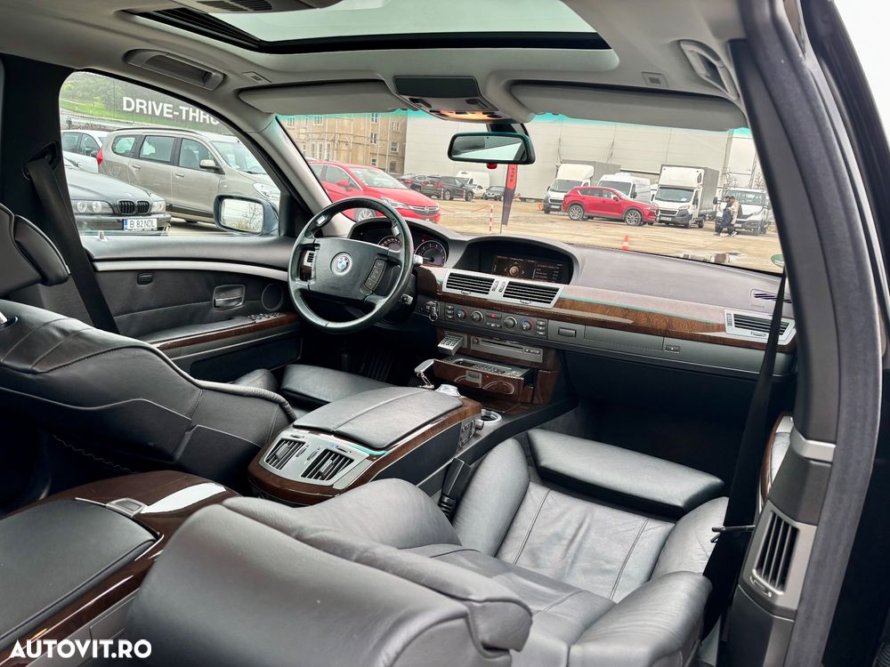 BMW Seria 7 745i - 3